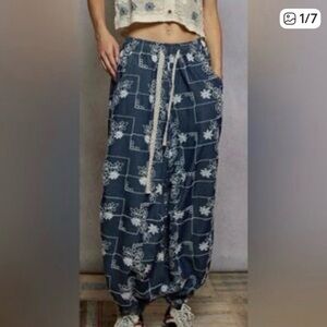 Pol Denim with white embroidered flowers drawstring joggers NEW SZ LARGE